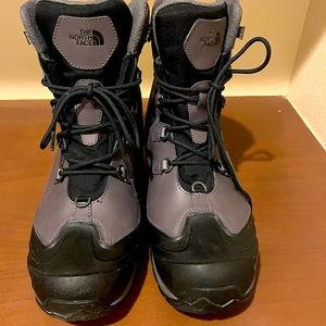 THE NORTH FACE SNOW/ HIKING BOOTS M 10.5.